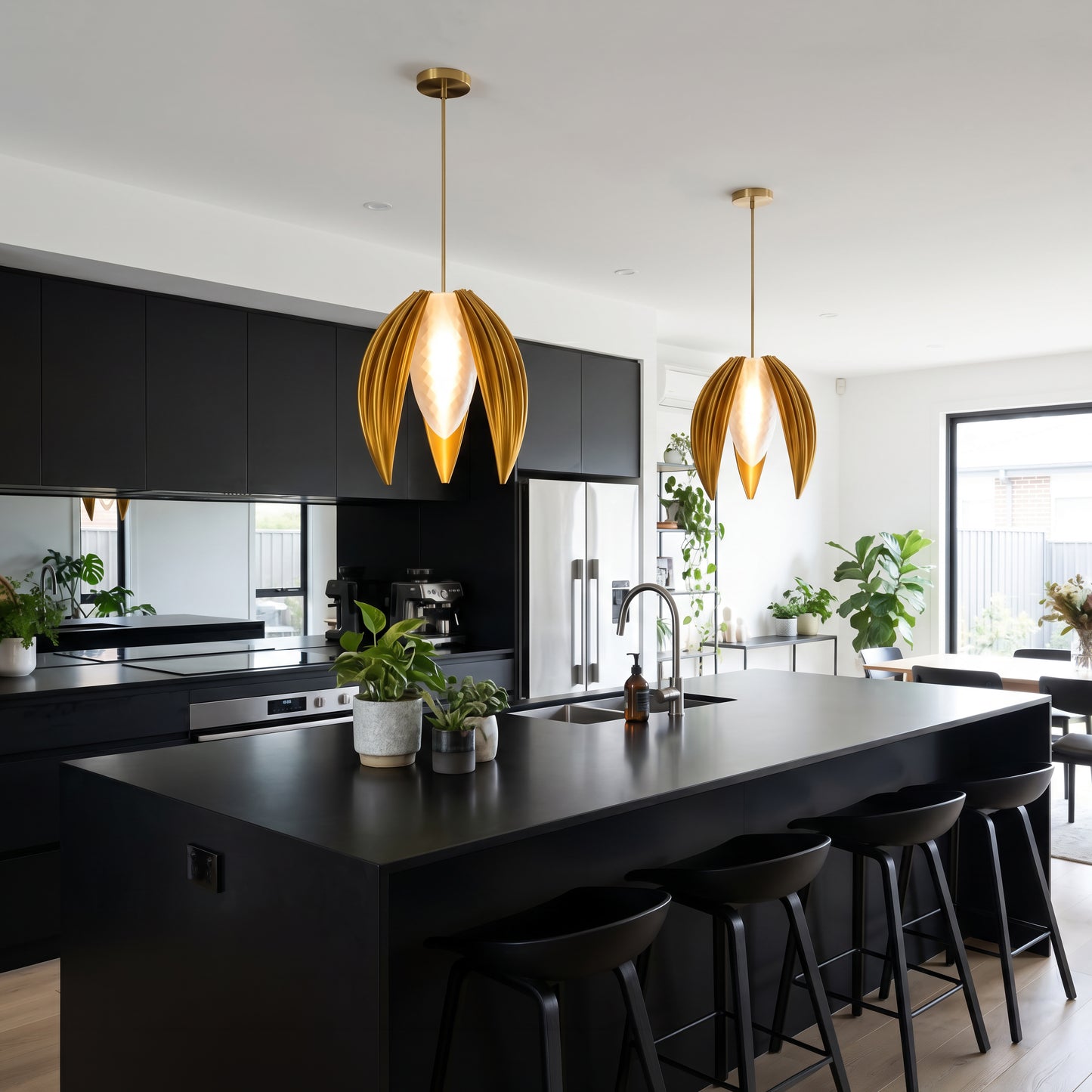Luxury Sunset Gold Bloom Pendant Light – Sculptural Statement Designer Ceiling Lighting