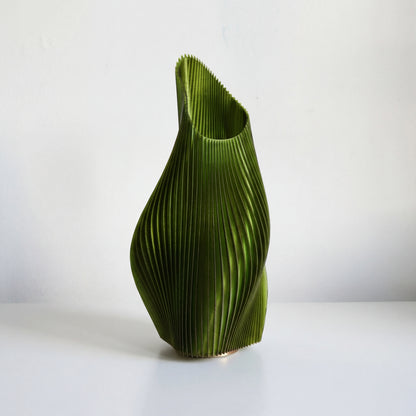 Luxury Forest Green Wave Table Lamp – Sculptural Statement Designer Desk Lamp